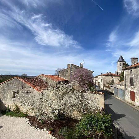 Maison Dix Tusson Exterior foto